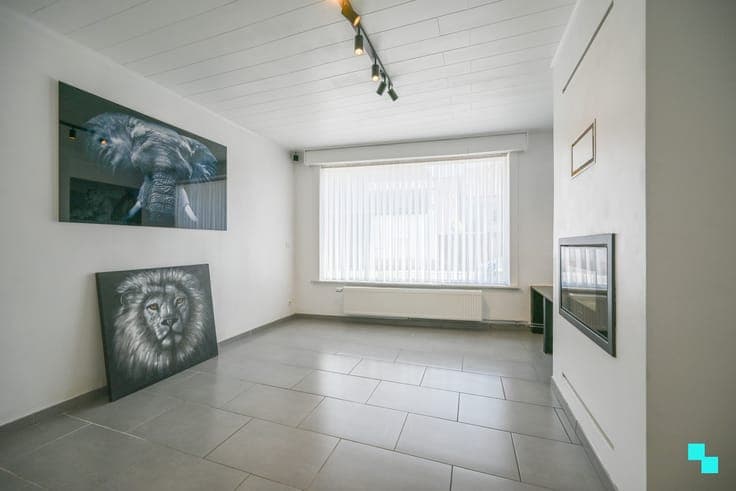 Ruime eengezinswoning met inpandige garage nabij het cent...