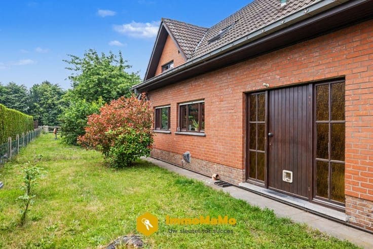 VERKOCHT - VILLA MET 4 SLAAPKAMERS EN TUIN&WEIDE (3314m²)...