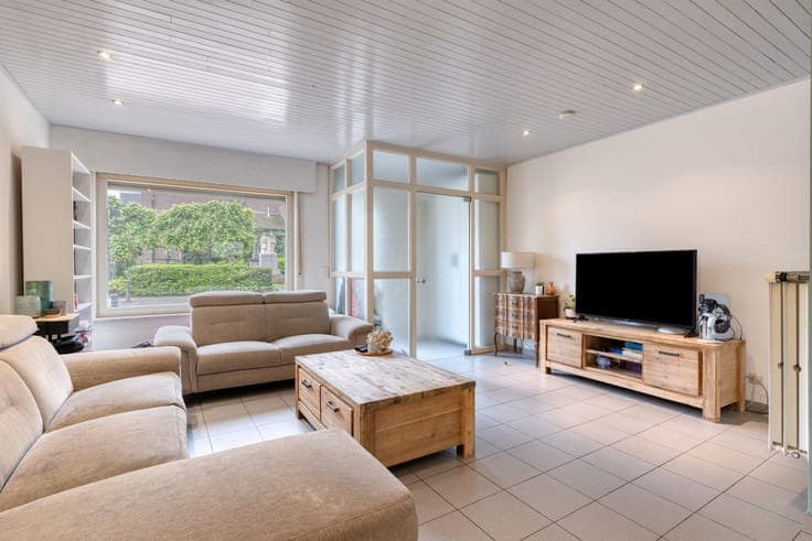 ZEDELGEM: INSTAPKLARE GEZINSWONING MET 5 SLPKS, GARAGE & ...