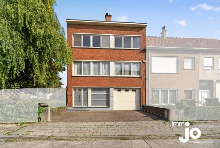 Polyvalente en ruime gezinswoning ian 385 m², 4 slaapkame...