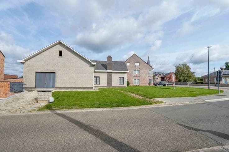 Sale - Villa Nieuwerkerken - 310,000 €