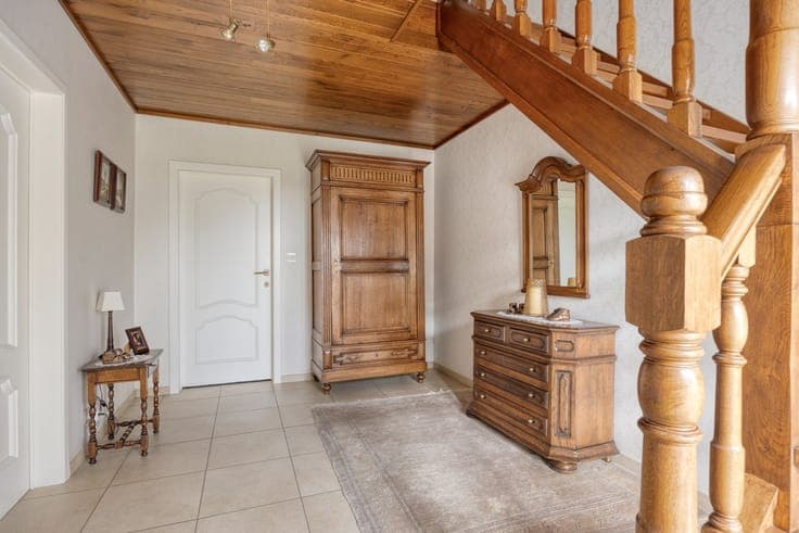 Instapklare halfopen woning met veranda, garage en tuin i...