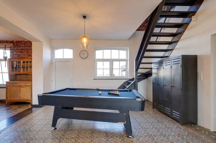 Large Renovated Property with Apartments and Outbuildings