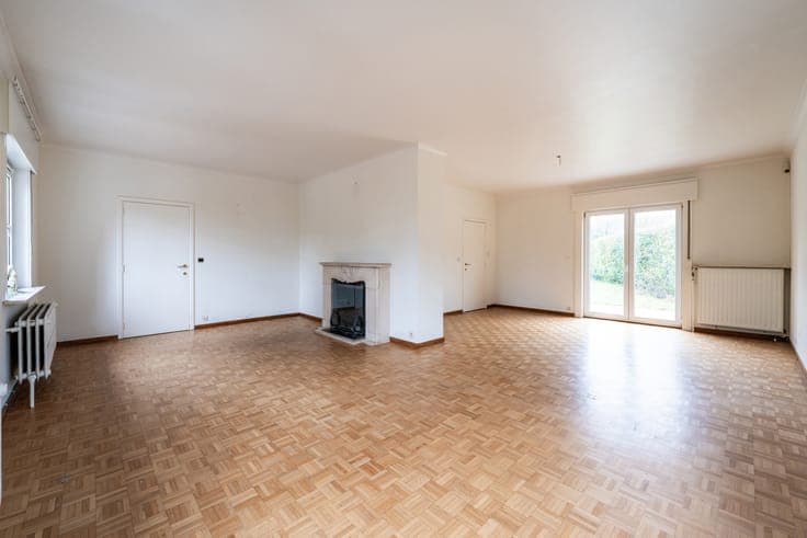 Waterloo – Faubourg, Charming VILLA (5BED/2BATH/GARAGE)