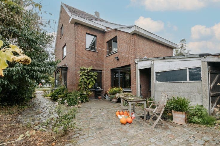 Te renoveren open bebouwing op perceel van 1.536m²