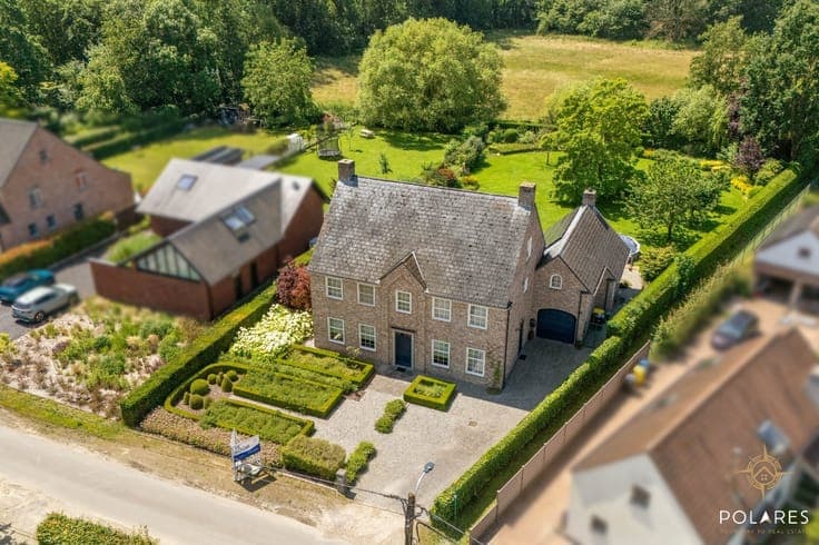 Exclusive parsonage villa with EPC B - where timeless class