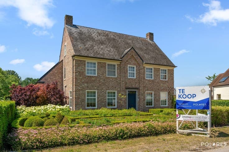 Exclusive parsonage villa with EPC B - where timeless class