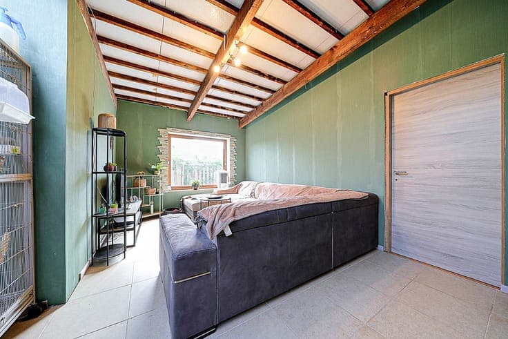 Large family home with up to 5 bedrooms!