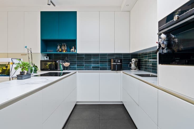 Instapklare woning met 4 slaapkamers, garage en tuin te Niel