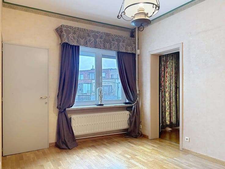 Development building with 300m² trading house in Deurne!