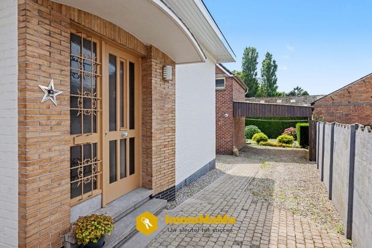 TE RENOVEREN WONING MET POTENTIEEL - TE KOOP IN WACHTEBEKE