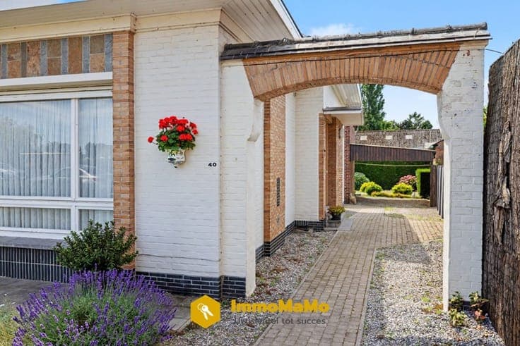 TE RENOVEREN WONING MET POTENTIEEL - TE KOOP IN WACHTEBEKE