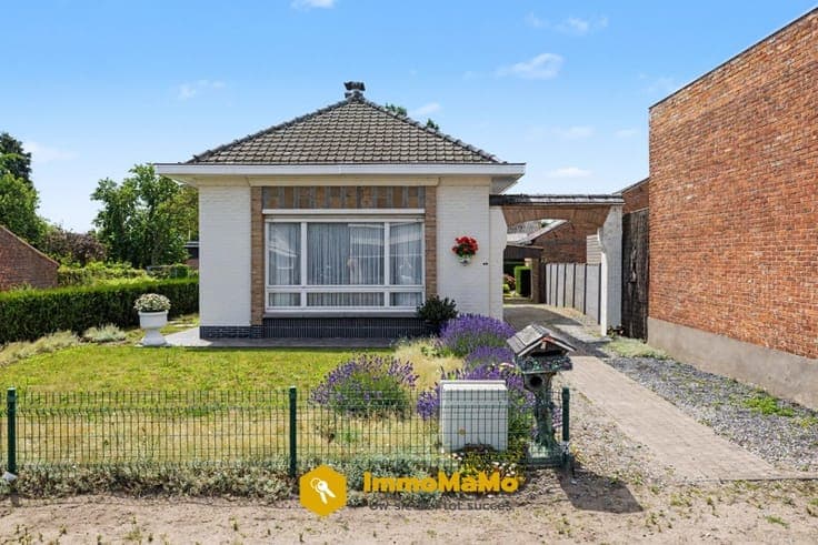 TE RENOVEREN WONING MET POTENTIEEL - TE KOOP IN WACHTEBEKE