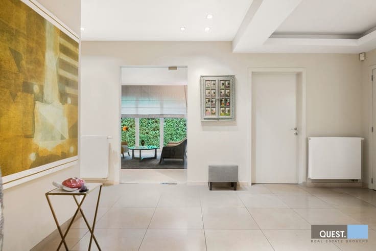 Spacious luxurious villa with lift in a prime-location