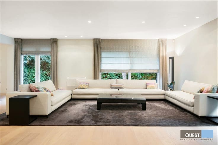 Spacious luxurious villa with lift in a prime-location
