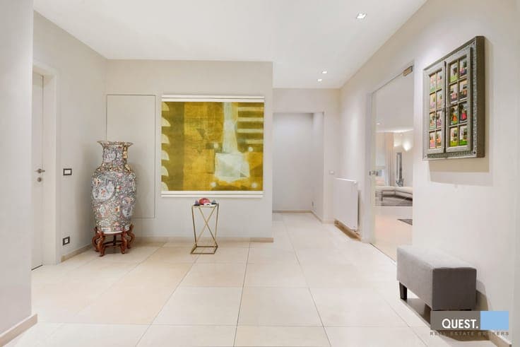 Spacious luxurious villa with lift in a prime-location