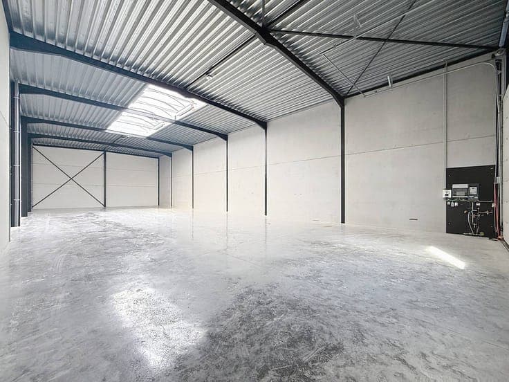 Rented new SME unit for sale in Roeselare