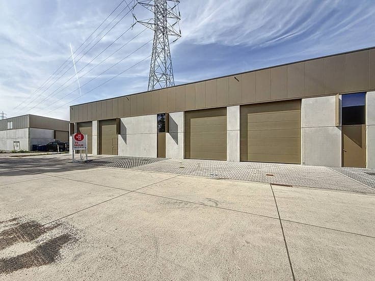 Rented new SME unit for sale in Roeselare