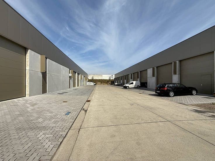 Rented new SME unit for sale in Roeselare
