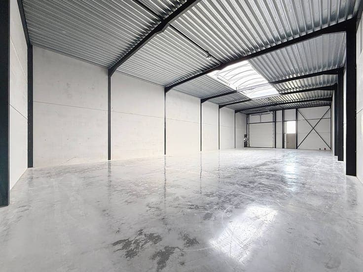 Rented new SME unit for sale in Roeselare