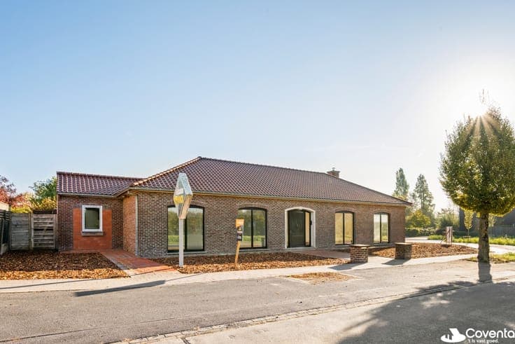 Villa te koop in Dadizele – grondig gerenoveerd en verder...