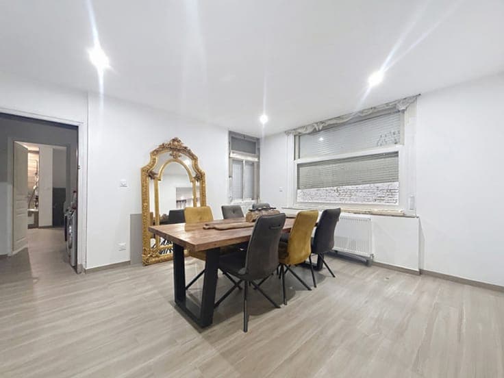 Family-style bourgeois house, 5 bedrooms, in the heart of Mo