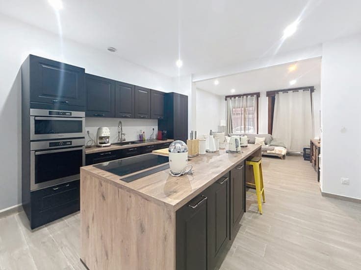 Family-style bourgeois house, 5 bedrooms, in the heart of Mo