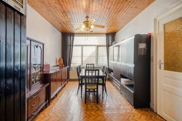 Investment Property Forest: 3 units, garage and yield