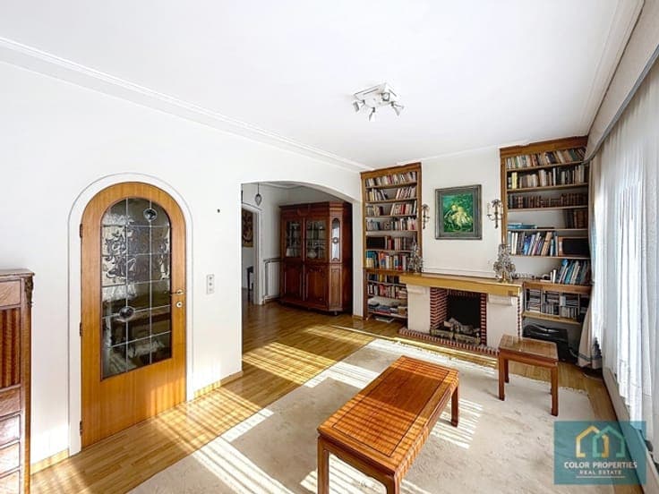 splendid house(250m2)and garden(80m2), in need of renovation