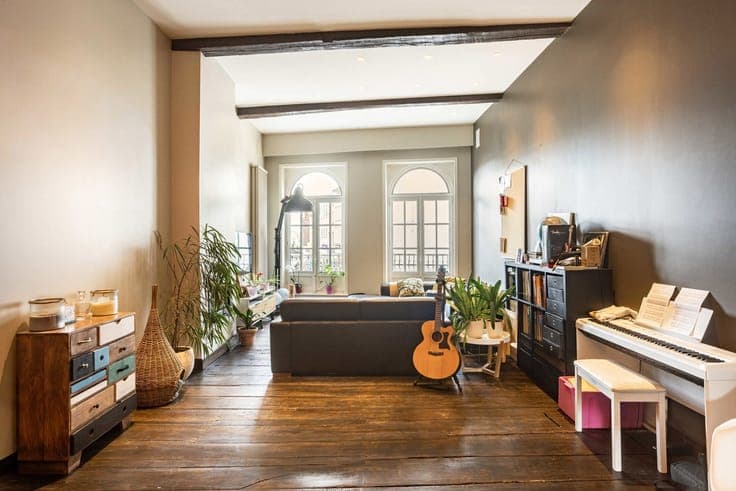 UNIQUE MIXED-USE PROPERTY IN AN ABSOLUTE PRIME LOCATION