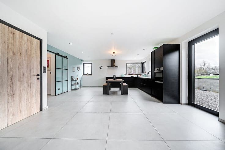 A True Gem: Modern Luxury Villa