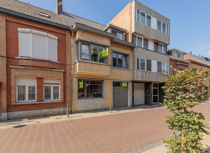 Apartment building
