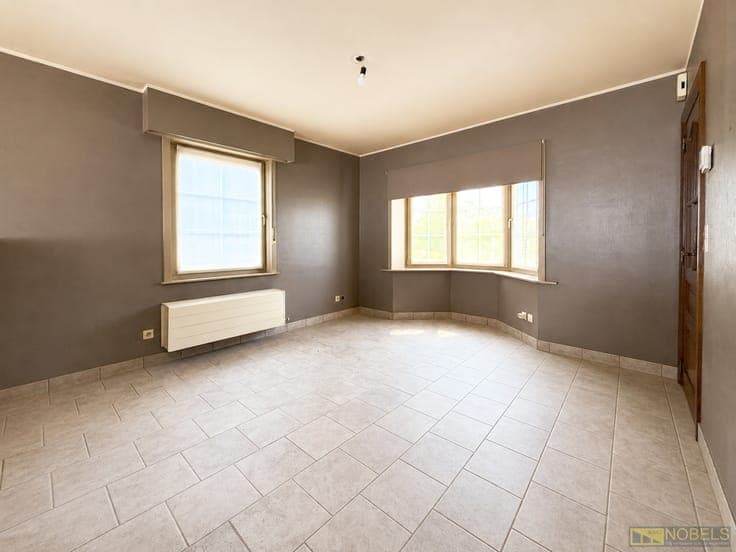 Te koop, Instapklare halfopen bebouwing met 3 tot 4 slaap...