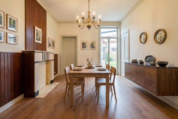 Property to refresh with a spacious southeast-facing garden