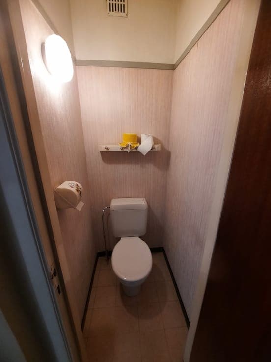 Semi-detached house to renovate, with garage and garden