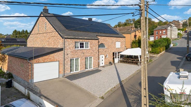 SUPERBE MAISON + COMMERCE - PEB C- 36 PANNEAUX SOLAIRES