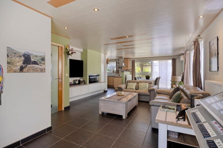 Move-in ready family home near De Schorre