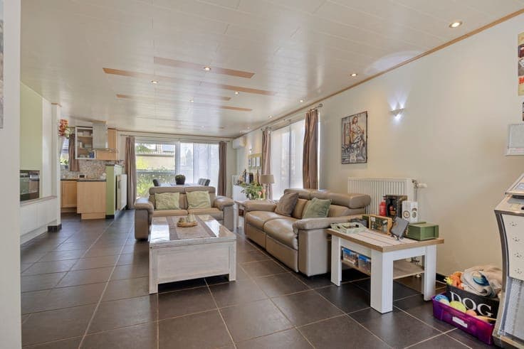 Move-in ready family home near De Schorre
