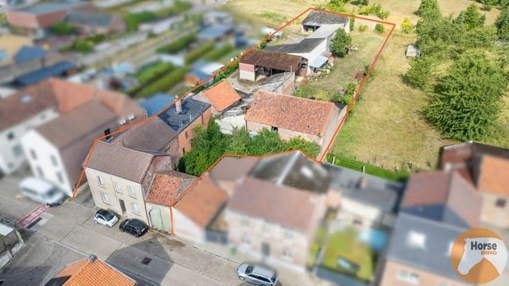 RIEMST - 2 woningen voor totaalrenovatie op 22a64ca