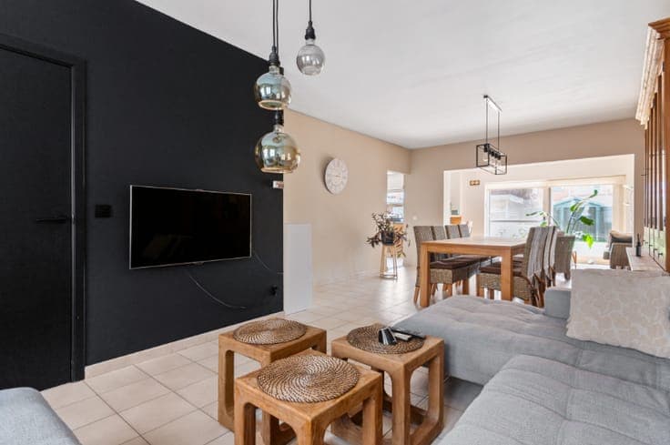 Rustig gelegen instapklare woning met 3 SLK, garage en zo...