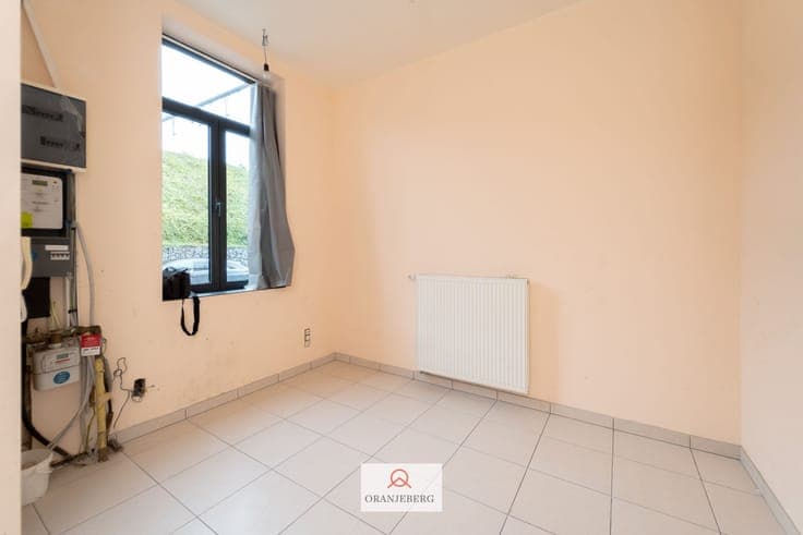 Woning met mogelijkheid tot 4 slaapkamers vlakbij station...