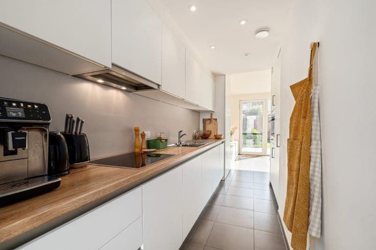 Recent low-energy home with garden, 2 terraces and parking