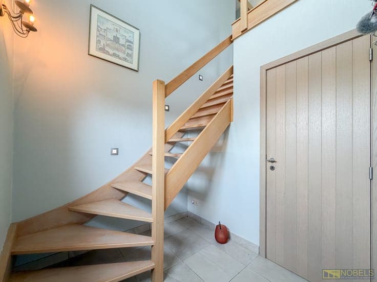 Te koop, Instapklare gezinswoning met 4 slaapkamers nabij...