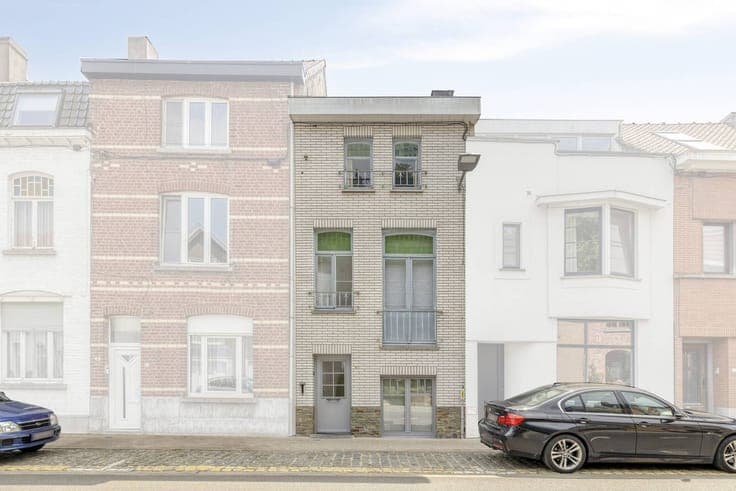 Characterful townhouse with authentic elements and charming