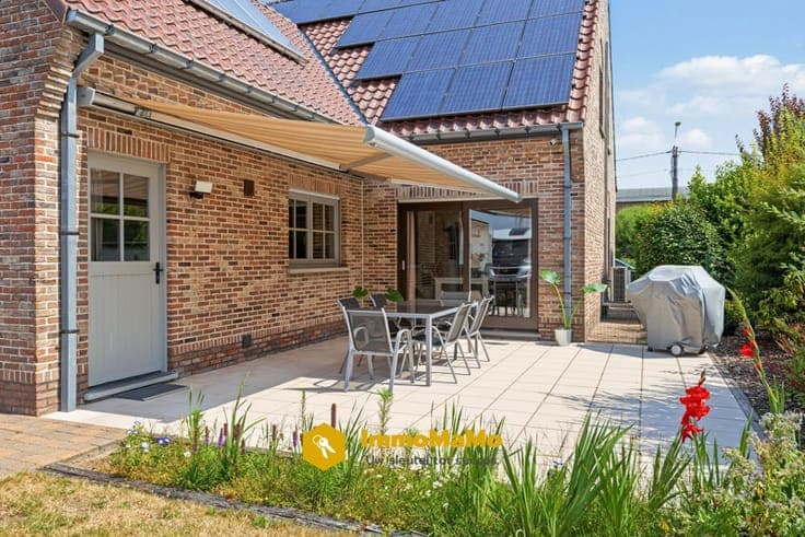 RUIME GEZINSWONING MET 3 SLPK EN GARAGE TE KOOP IN LOCHRISTI