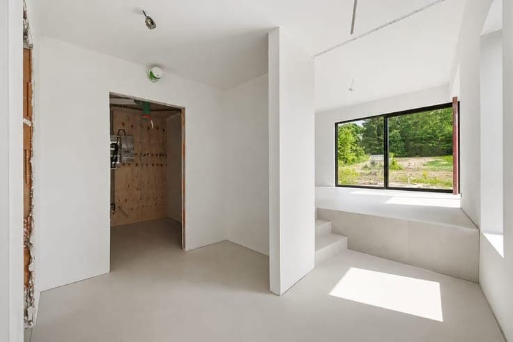 Architectural new build home with a loft, 4 bedrooms, and a