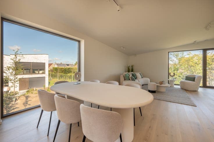 Hoekwoning in autovrij parkdomein met terrassen en privat...