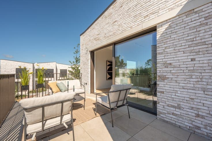 Hoekwoning in autovrij parkdomein met terrassen en privat...