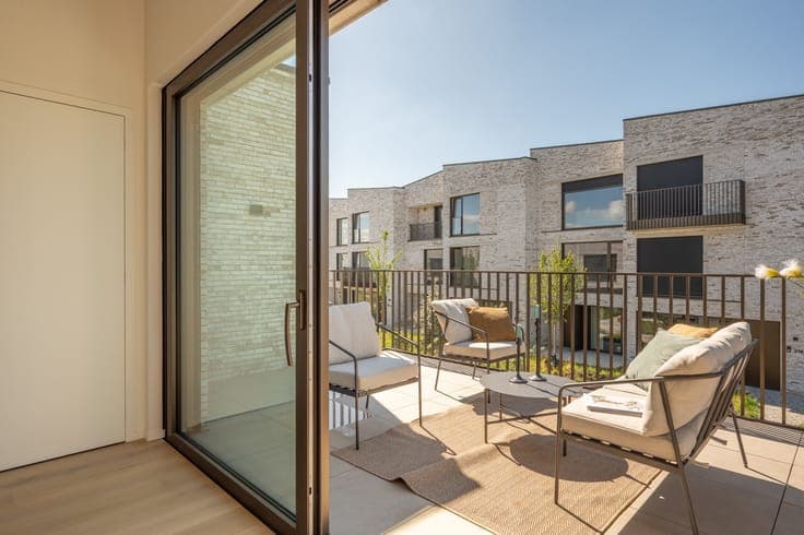 Hoekwoning in autovrij parkdomein met terrassen en privat...