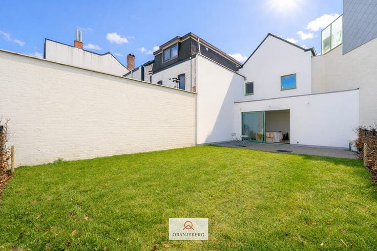 Ruime woning met 4 slpk's en tuin
